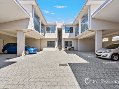 1/190 Ravenswood Drive, Nollamara WA 6061