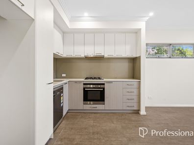1/190 Ravenswood Drive, Nollamara WA 6061