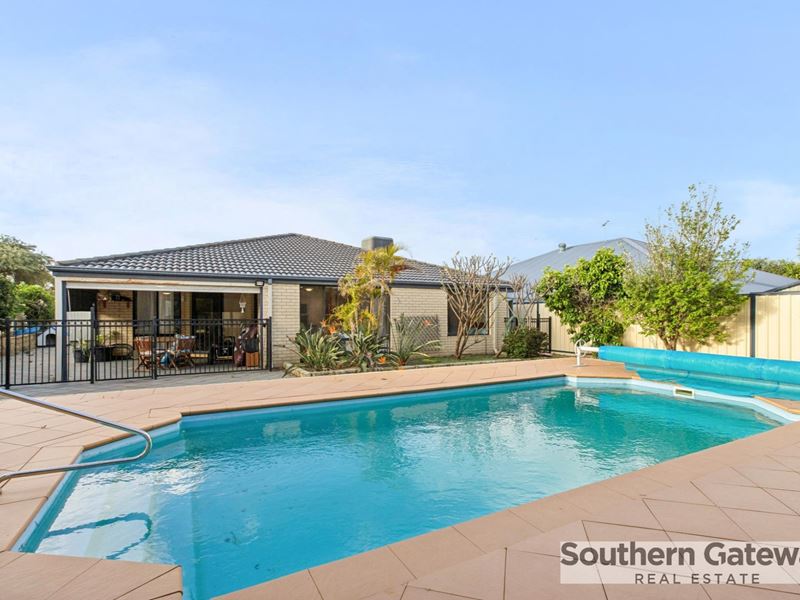 5 Dunster Way, Orelia