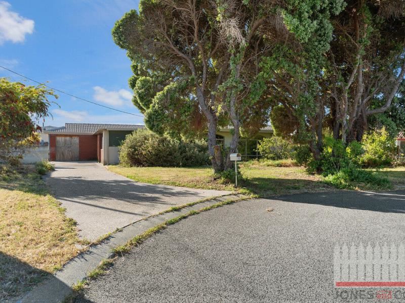 15 Caley Place, Two Rocks WA 6037