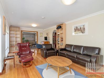 15 Caley Place, Two Rocks WA 6037