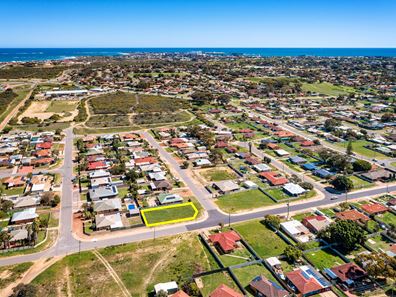 2 Naomi Way, Karloo WA 6530