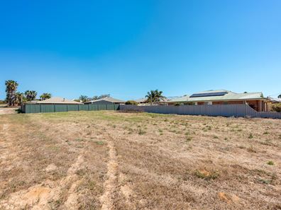 2 Naomi Way, Karloo WA 6530
