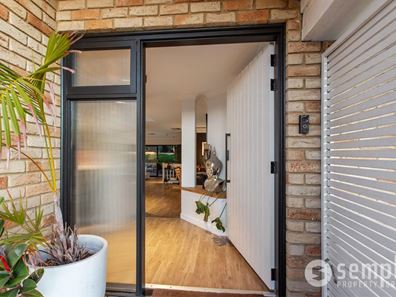 17 Meadow Grove, Leeming WA 6149