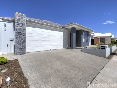 27 Rushmore Avenue, Bushmead WA 6055