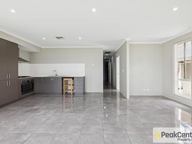 4 Exbury Lane, Success WA 6164