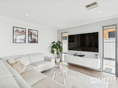 4 Dusky Court, Lake Coogee WA 6166