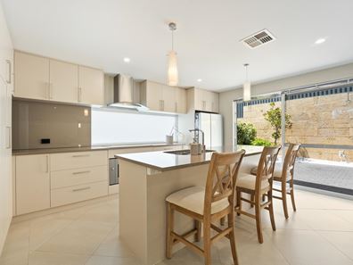 12 Sunbeam Approach, Baldivis WA 6171