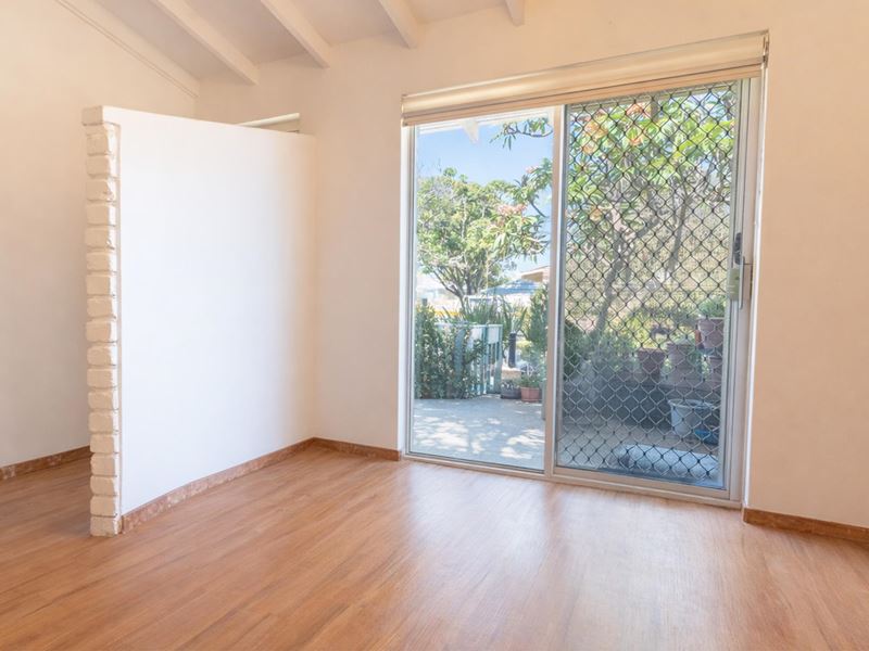 1/210 North Beach Drive, Tuart Hill