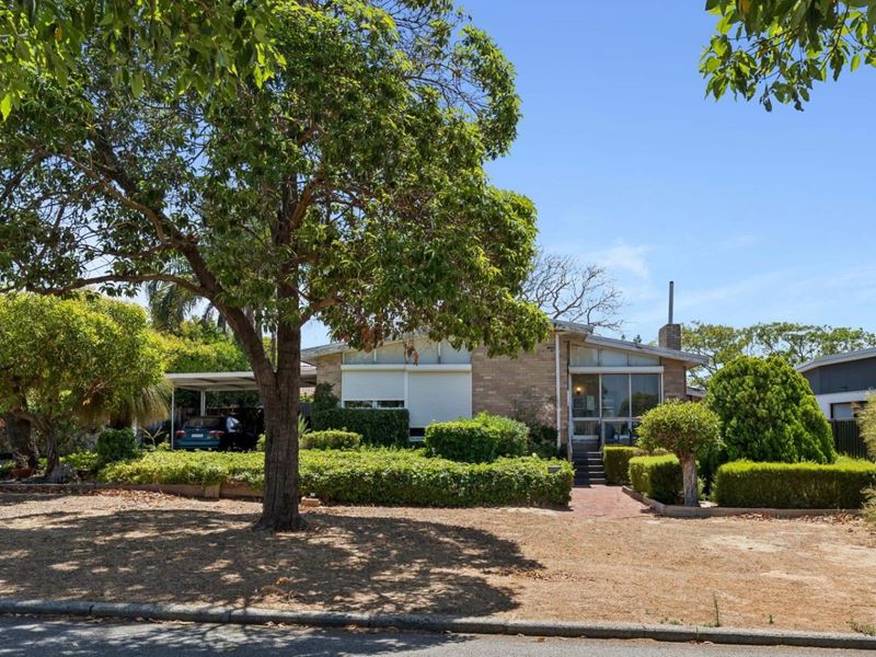 2 Hornsby Street, Melville WA 6156