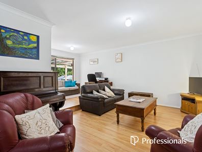 5 Maru Way, Lesmurdie WA 6076