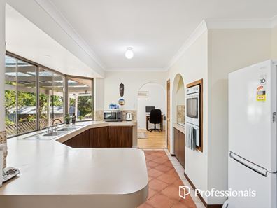 5 Maru Way, Lesmurdie WA 6076