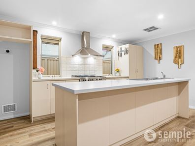 44 Chivalry Way, Atwell WA 6164