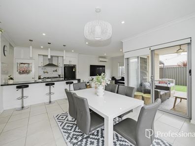 17 Meniscus Street, Aveley WA 6069