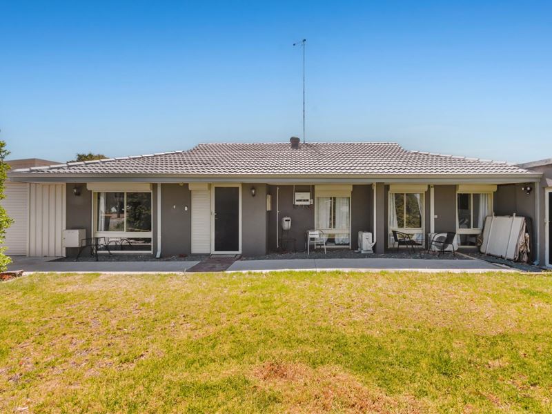 2 CARCOOLA AVENUE, Pinjarra WA 6208