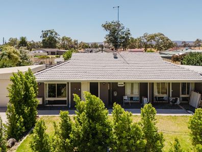 2 CARCOOLA AVENUE, Pinjarra WA 6208