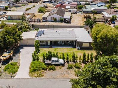 2 CARCOOLA AVENUE, Pinjarra WA 6208