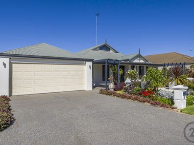 11 Keppel Mews, Halls Head WA 6210