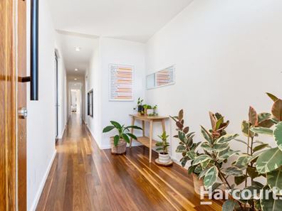 27 Floresta Street, Sinagra WA 6065