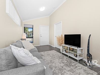 18/20 Grove St West Street, Little Grove WA 6330