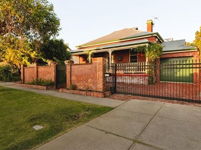 2 Eighth Avenue, Maylands WA 6051