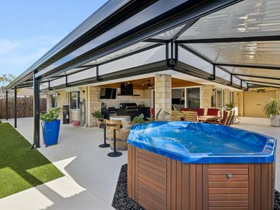 10 Pirianda Way, Aveley WA 6069