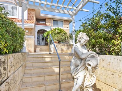 32 Duchart Way, Coogee WA 6166