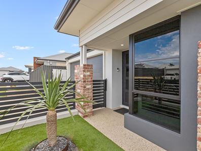 7 Hue Road, Eglinton WA 6034