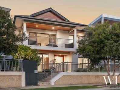 14 Lucretia Circle, North Coogee WA 6163