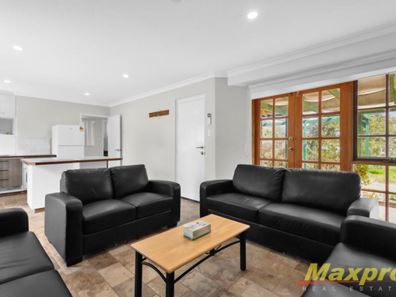 10 Compass Circle, Yanchep WA 6035