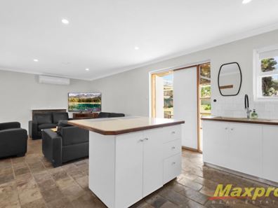 10 Compass Circle, Yanchep WA 6035