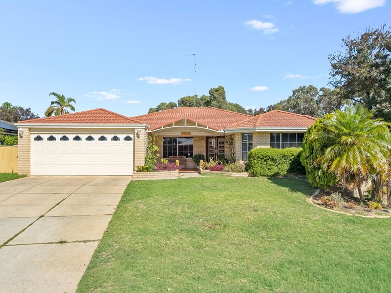 15 Grandmere Parade, Meadow Springs WA 6210