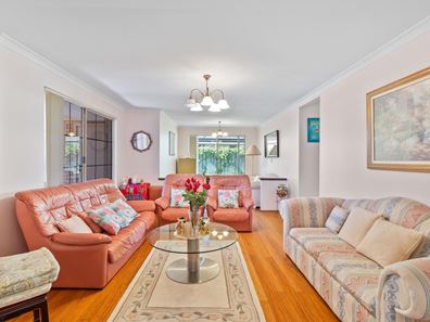15 Grandmere Parade, Meadow Springs WA 6210