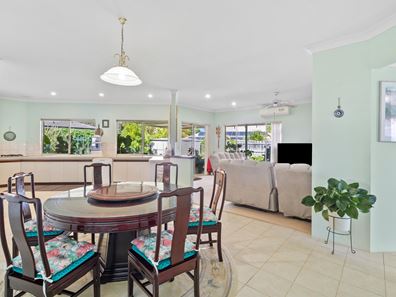 15 Grandmere Parade, Meadow Springs WA 6210