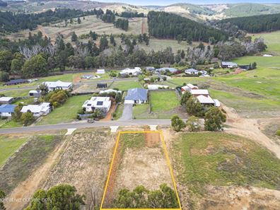 30 Hitchcock Drive, Nannup WA 6275
