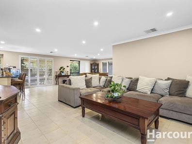 28 Devereux Crescent, Aveley WA 6069