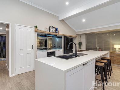 19 Highlander Place, Currambine WA 6028