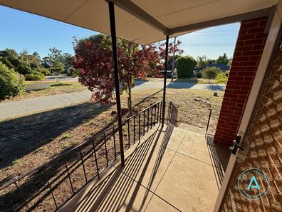 32 Clenham Way, Kelmscott WA 6111