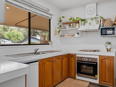 11 Peninsula Road, Bridgetown WA 6255