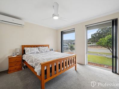 5 Sunrays Street, Byford WA 6122