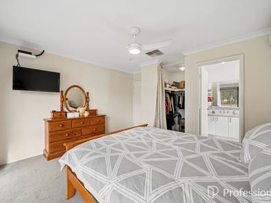 5 Sunrays Street, Byford WA 6122
