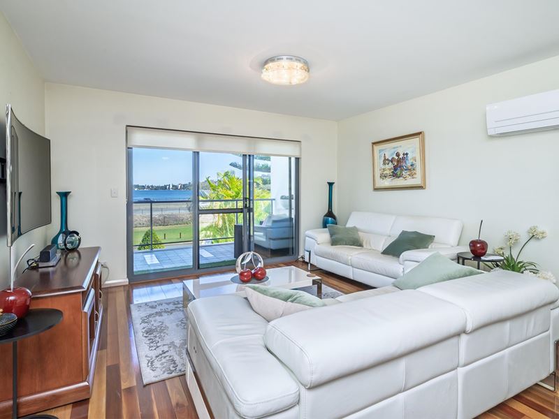 4/25 MELVILLE PARADE, South Perth WA 6151