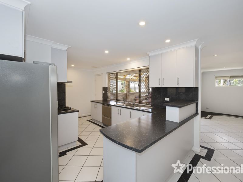 14 Trafalgar Gardens, Marangaroo