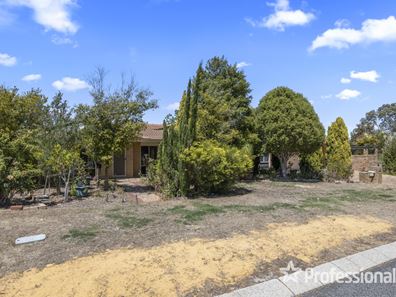 14 Trafalgar Gardens, Marangaroo WA 6064