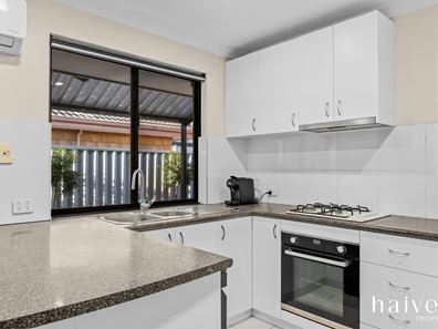 10/11-13 Herndon Close, Cannington WA 6107