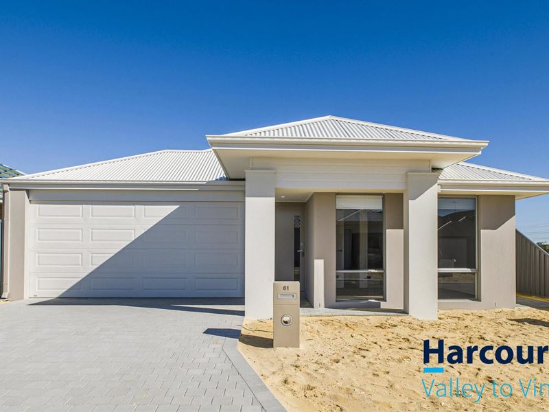 61 Gippsland Parade, Champion Lakes