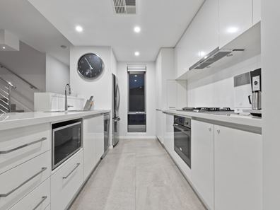 122C Hillsborough Drive, Nollamara WA 6061