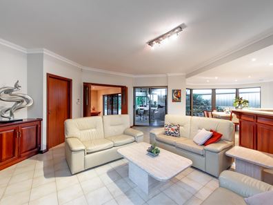 39 Appian Way, Hamersley WA 6022