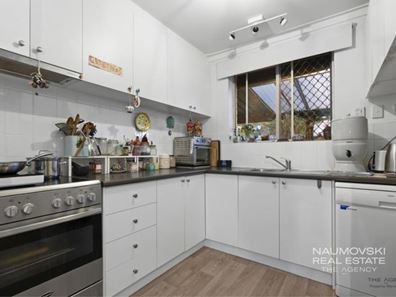 21 Wychcross Street, Westminster WA 6061