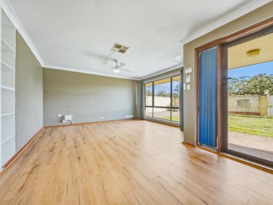 13 Teague Street, Pinjarra WA 6208